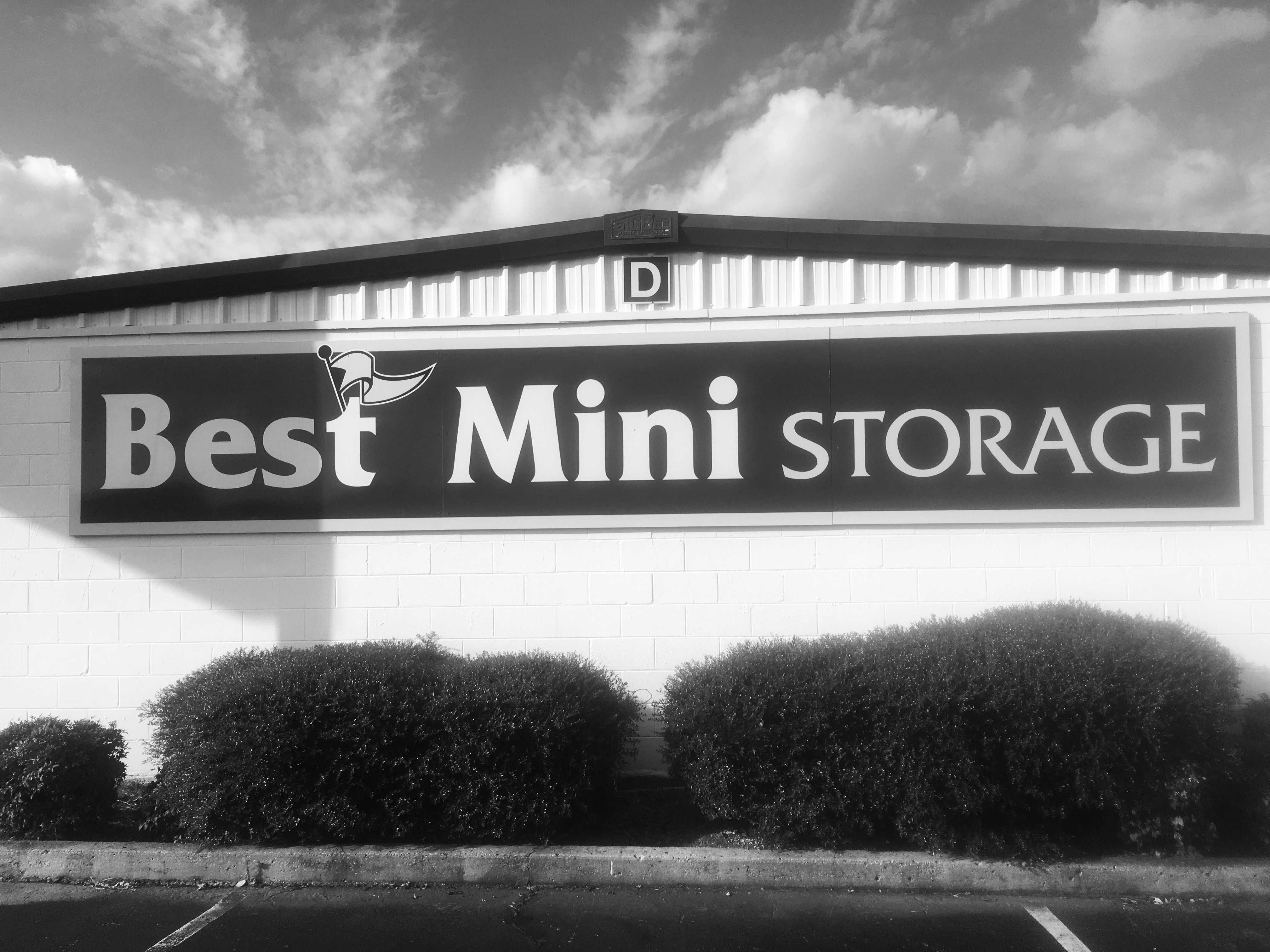 b&w Best Mini sign b&w Best Mini sign